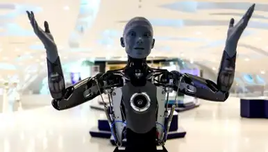 Evlerde İnsansı Robotlar: Ünlü Yatırımcı Tarih Verdi