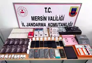 Silifke'de Cep Telefonu Kaçakçısı Yakalandı