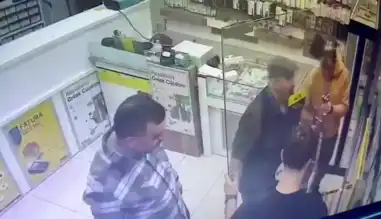 Tokat Erbaa'da Cam Kapı Kırıldı!